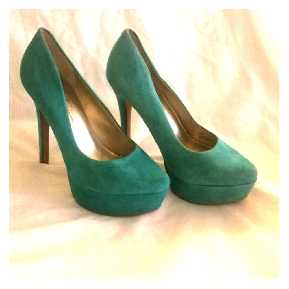HIGH HEELS